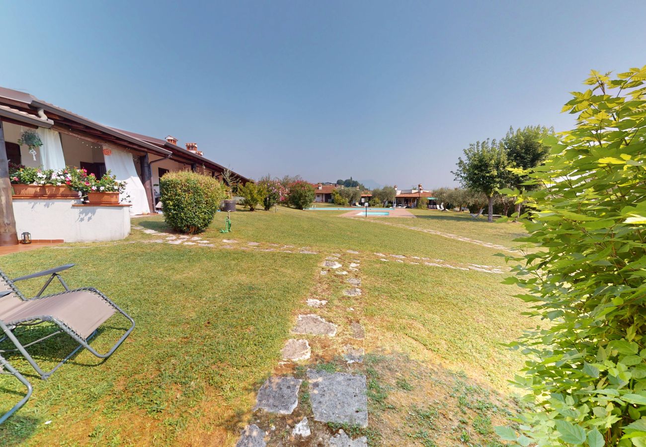 Chalet in Soiano del Lago - Harmonia Cottage by Bookinggardalake