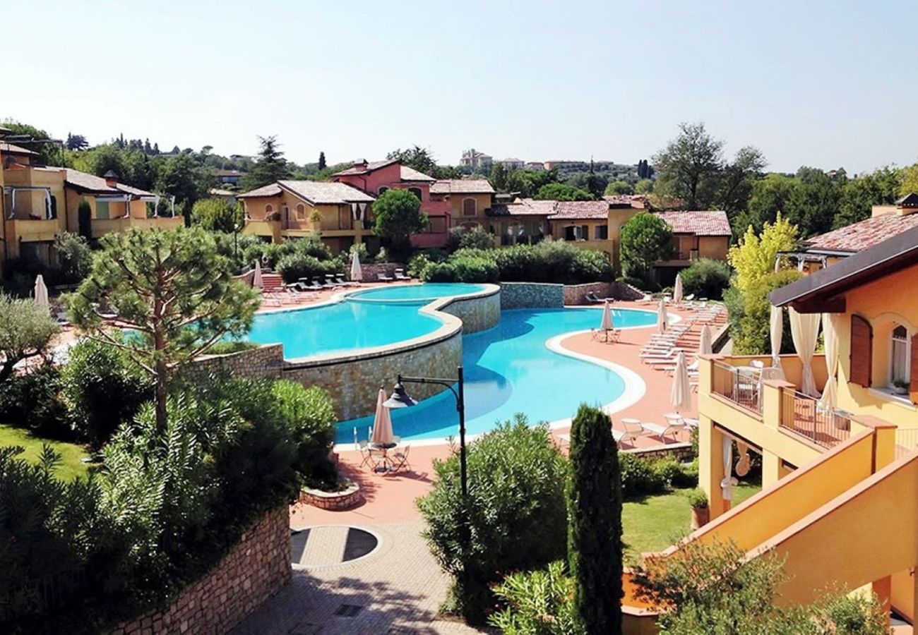 Ferienwohnung in Manerba del Garda - Borgo del Torchio C8 ByBookinggardalake