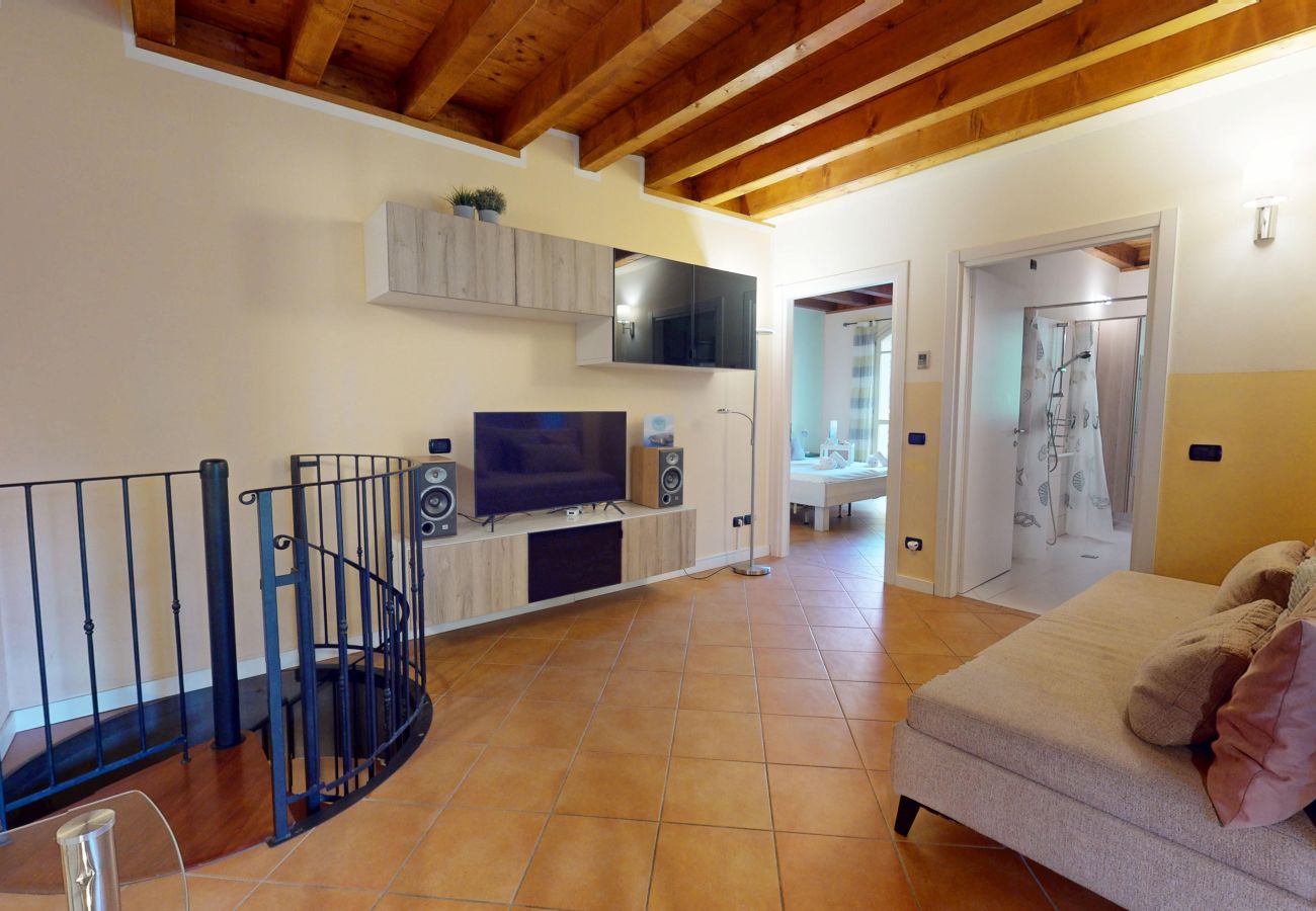 Ferienwohnung in Manerba del Garda - Borgo Torchio F1 By Bookinggardalake