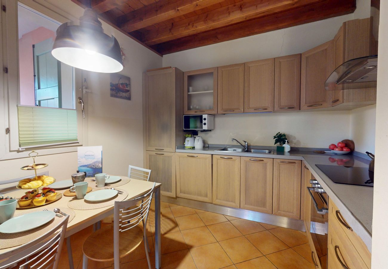 Ferienwohnung in Manerba del Garda - Borgo Torchio F1 By Bookinggardalake