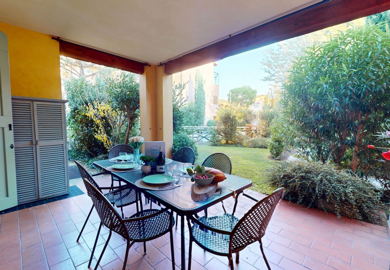 Ferienwohnung in Manerba del Garda - Borgo Torchio F1 By Bookinggardalake
