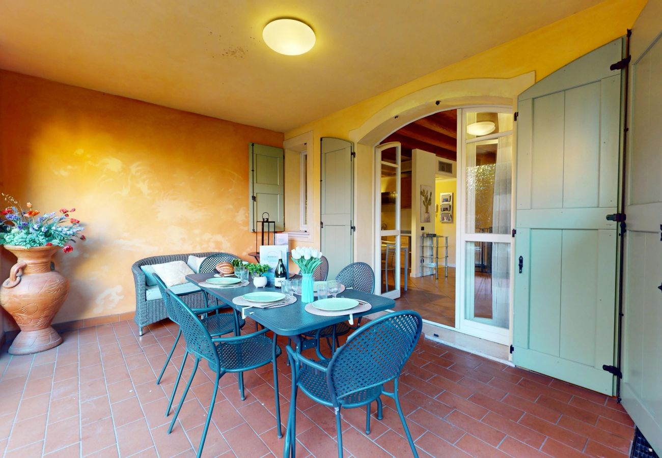 Ferienwohnung in Manerba del Garda - Borgo Torchio F1 By Bookinggardalake