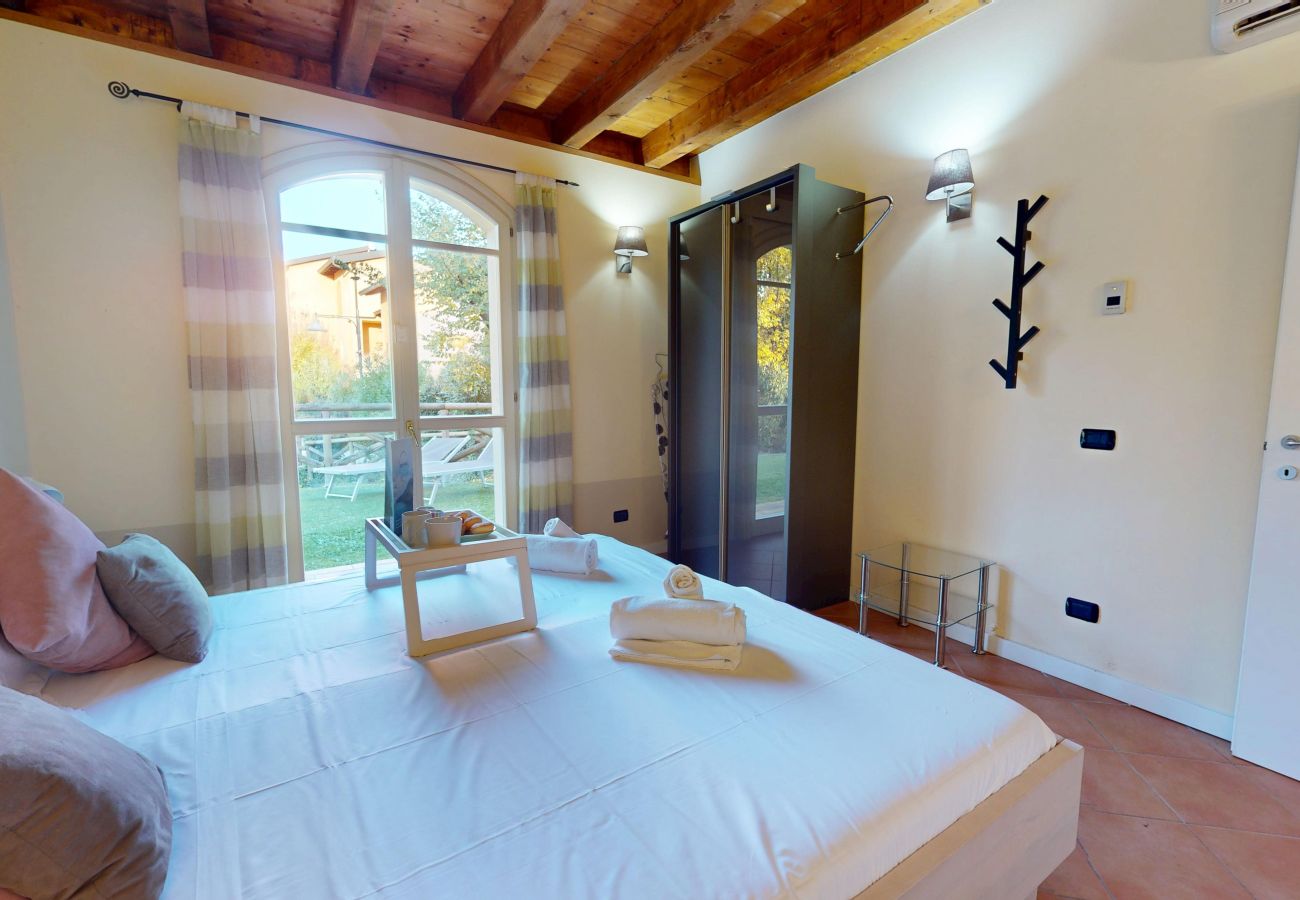 Ferienwohnung in Manerba del Garda - Borgo Torchio F1 By Bookinggardalake