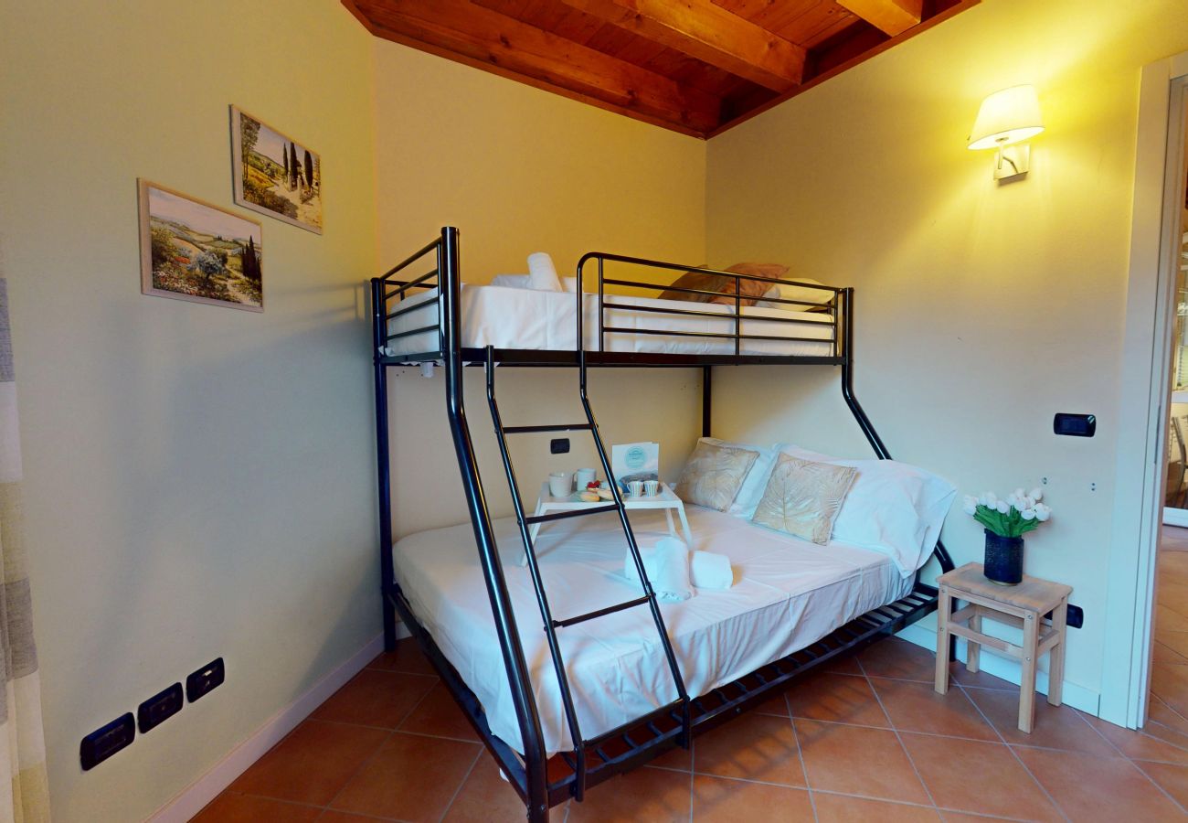 Ferienwohnung in Manerba del Garda - Borgo Torchio F1 By Bookinggardalake