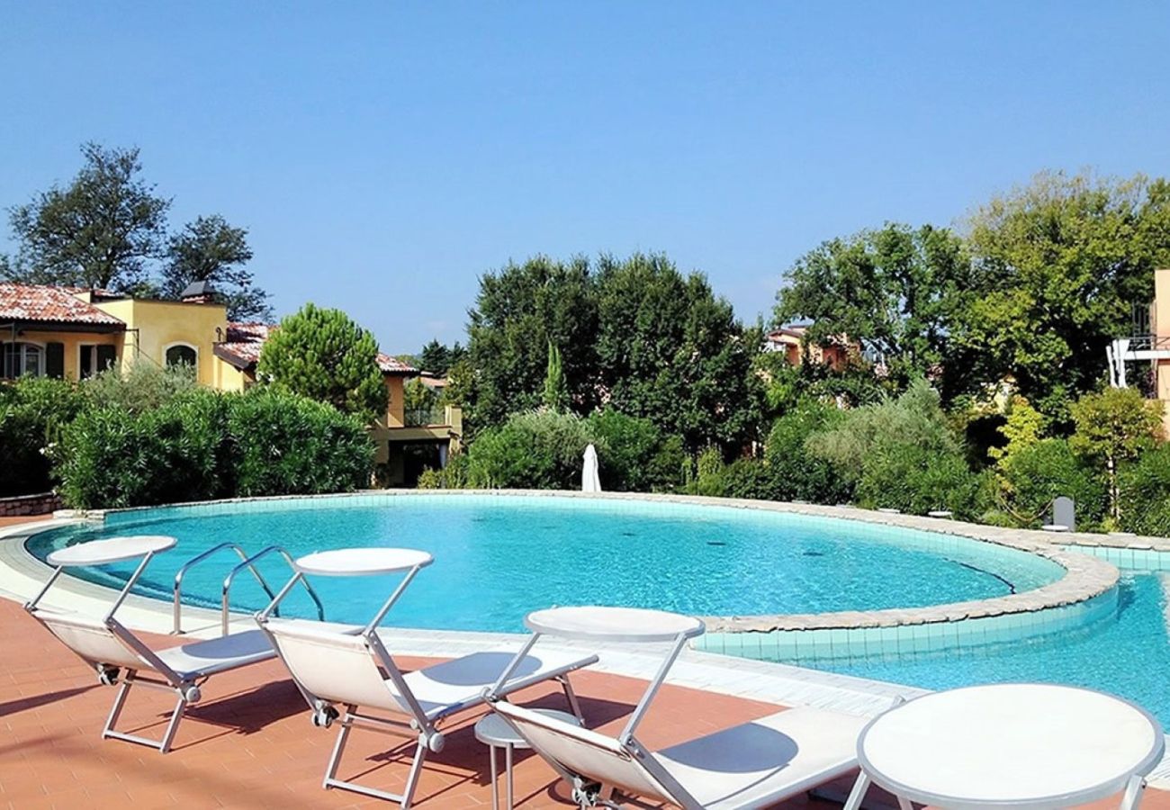 Ferienwohnung in Manerba del Garda - Borgo del Torchio F1 ByBookinggardalake