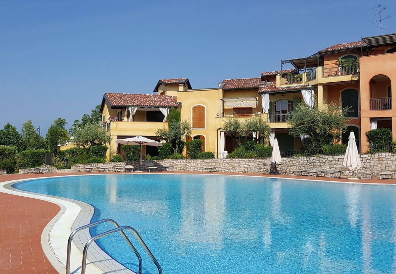 Ferienwohnung in Manerba del Garda - Borgo Torchio F1 By Bookinggardalake