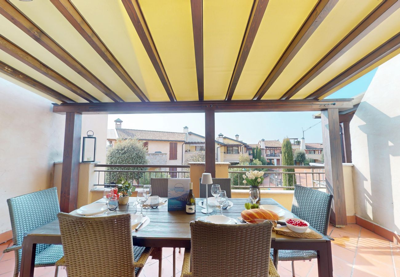 Ferienwohnung in Manerba del Garda - Apt La Rocca con piscina By Bookinggardalake