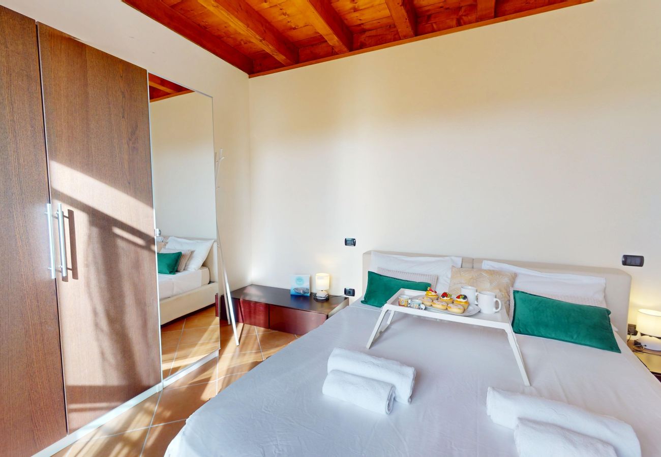 Ferienwohnung in Manerba del Garda - Borgo Torchio F23 By Bookinggardalake