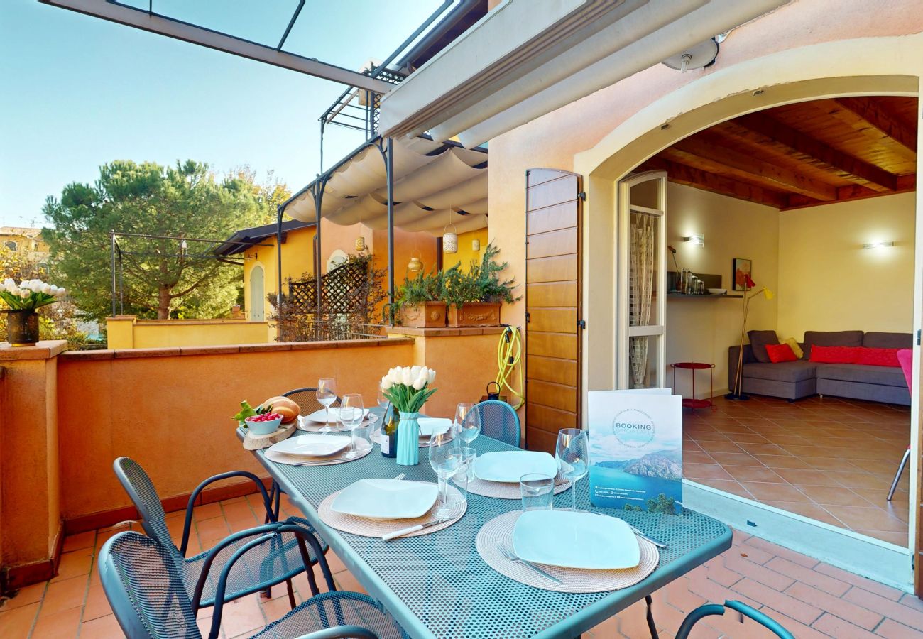 Ferienwohnung in Manerba del Garda - Borgo Torchio F23 By Bookinggardalake
