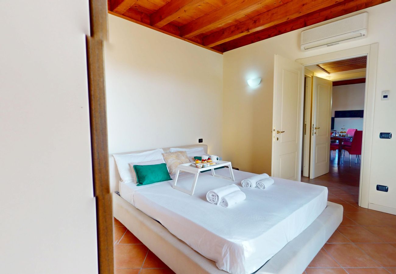 Ferienwohnung in Manerba del Garda - Borgo Torchio F23 By Bookinggardalake
