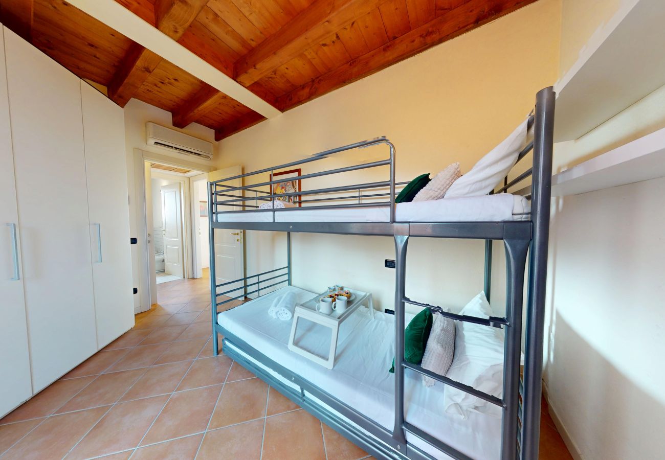 Ferienwohnung in Manerba del Garda - Borgo Torchio F23 By Bookinggardalake