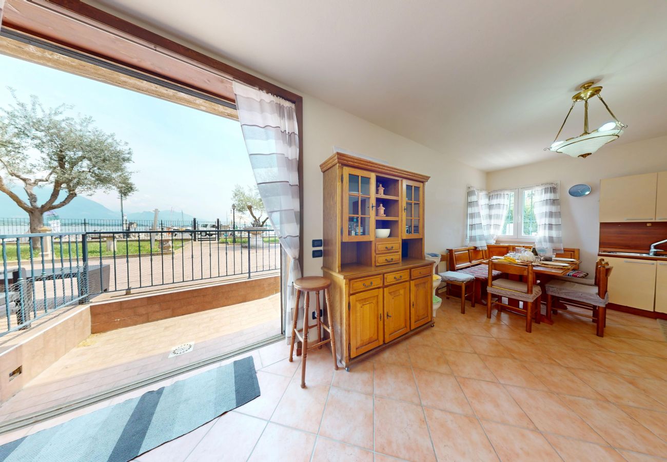 Ferienwohnung in Manerba del Garda - Spiaggia Apartment by Booking Garda Lake