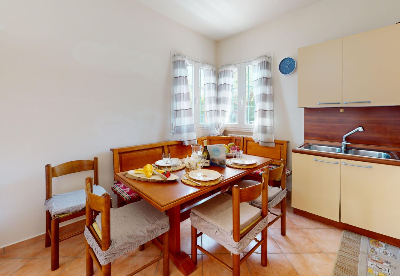 Ferienwohnung in Manerba del Garda - Spiaggia Apartment by Booking Garda Lake
