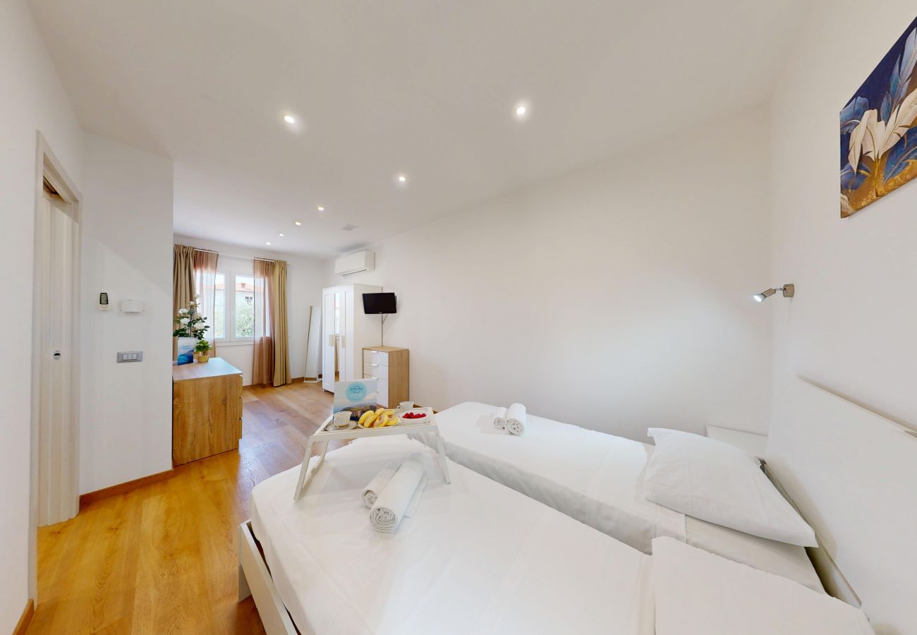 Ferienwohnung in Puegnago sul Garda - Garda Hub Retreat by Booking Garda Lake