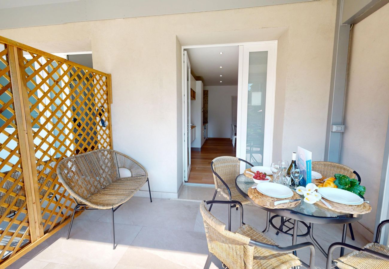 Ferienwohnung in Puegnago sul Garda - Garda Hub Suite by Booking Garda Lake
