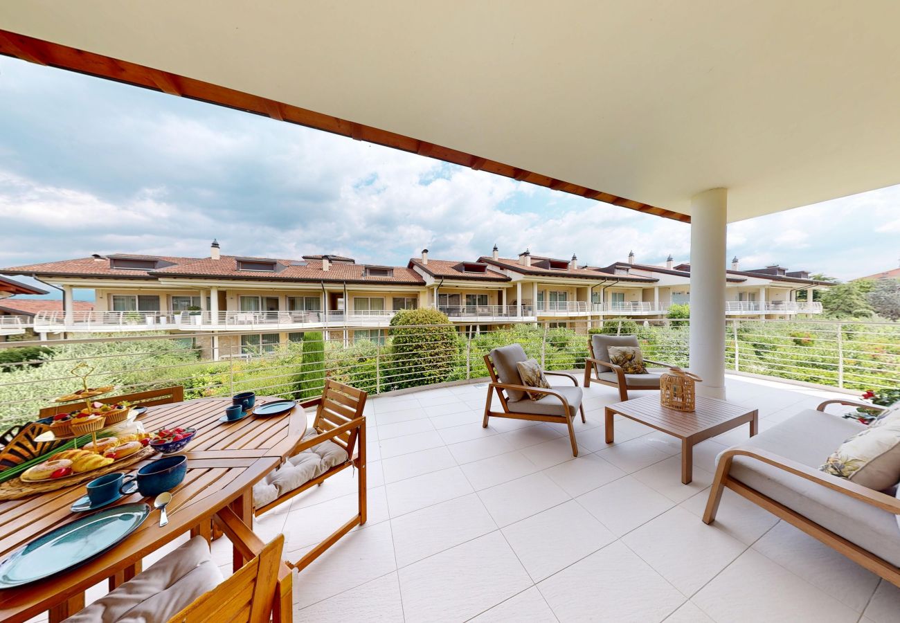 Ferienwohnung in Sirmione - Sirmio Dream View Suite by Bookinggardalake