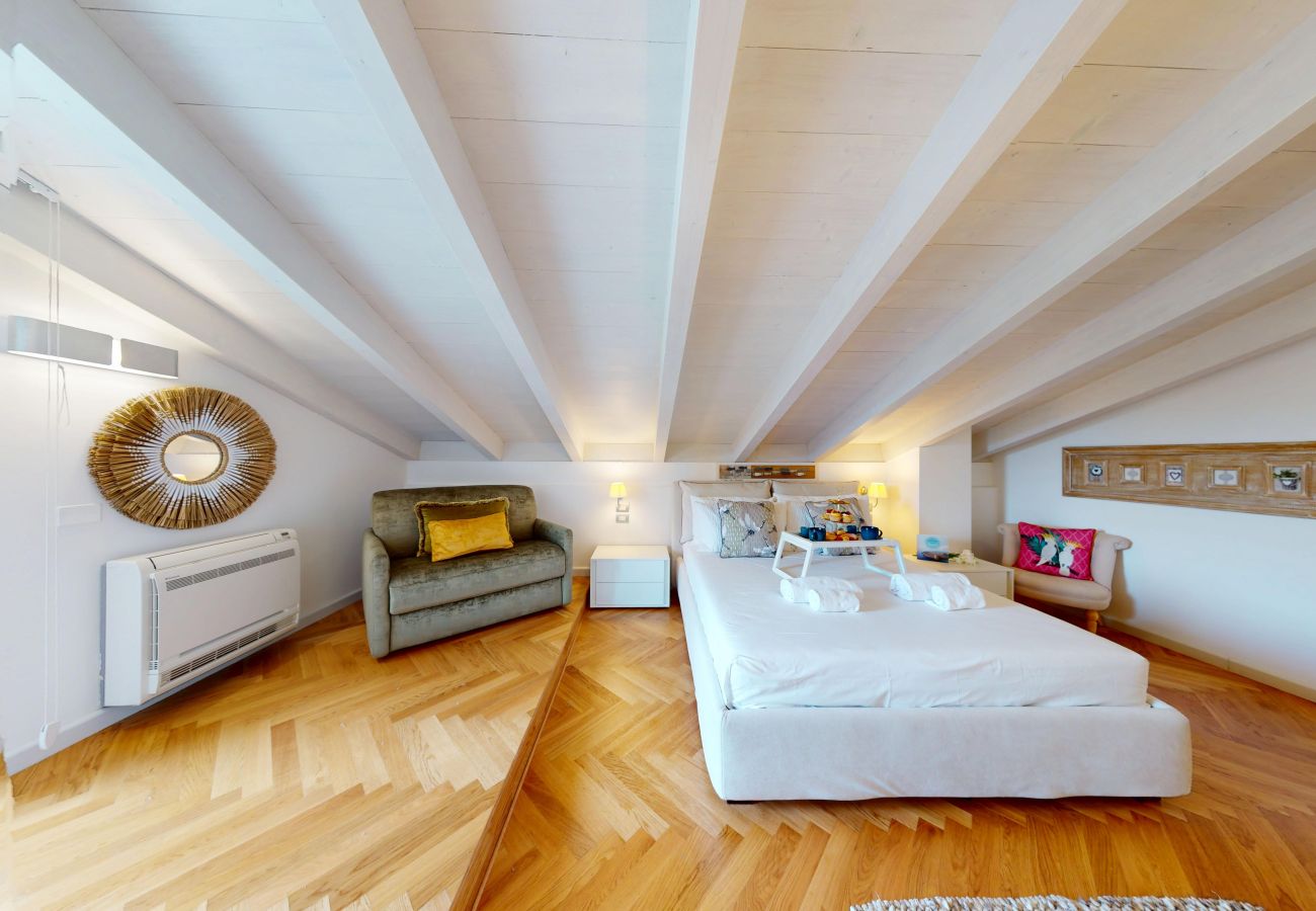 Ferienwohnung in Sirmione - Sirmio Dream View Suite by Bookinggardalake