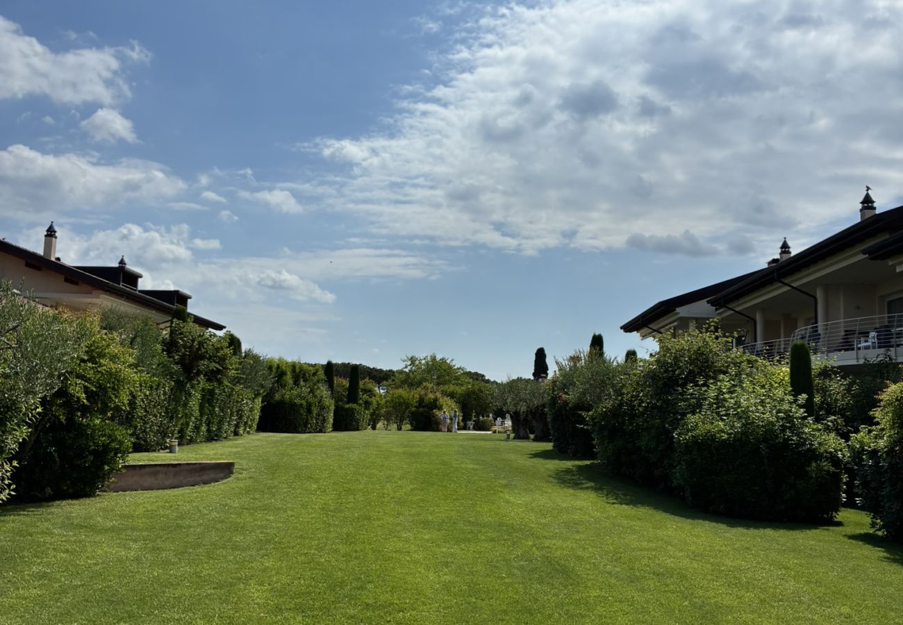 Ferienwohnung in Sirmione - Sirmio Dream View Suite by Bookinggardalake