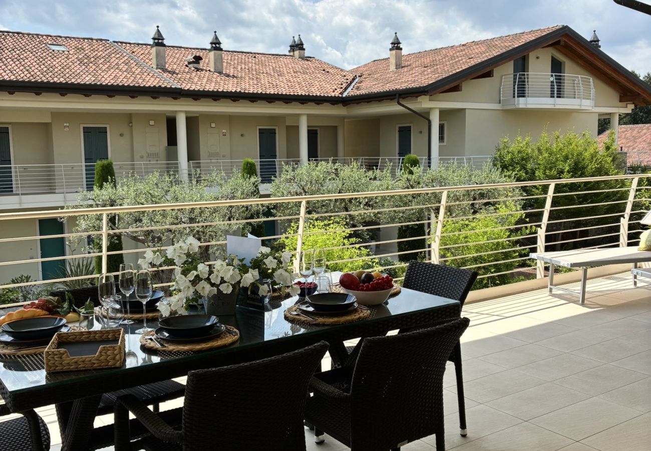 Ferienwohnung in Sirmione - Sirmio Dream View Suite by Bookinggardalake