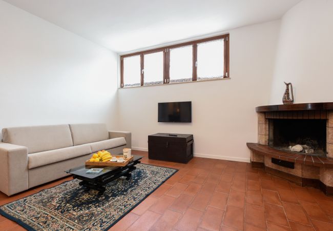 Apartment in Salò - Isi a Salò By Bookinggardalake