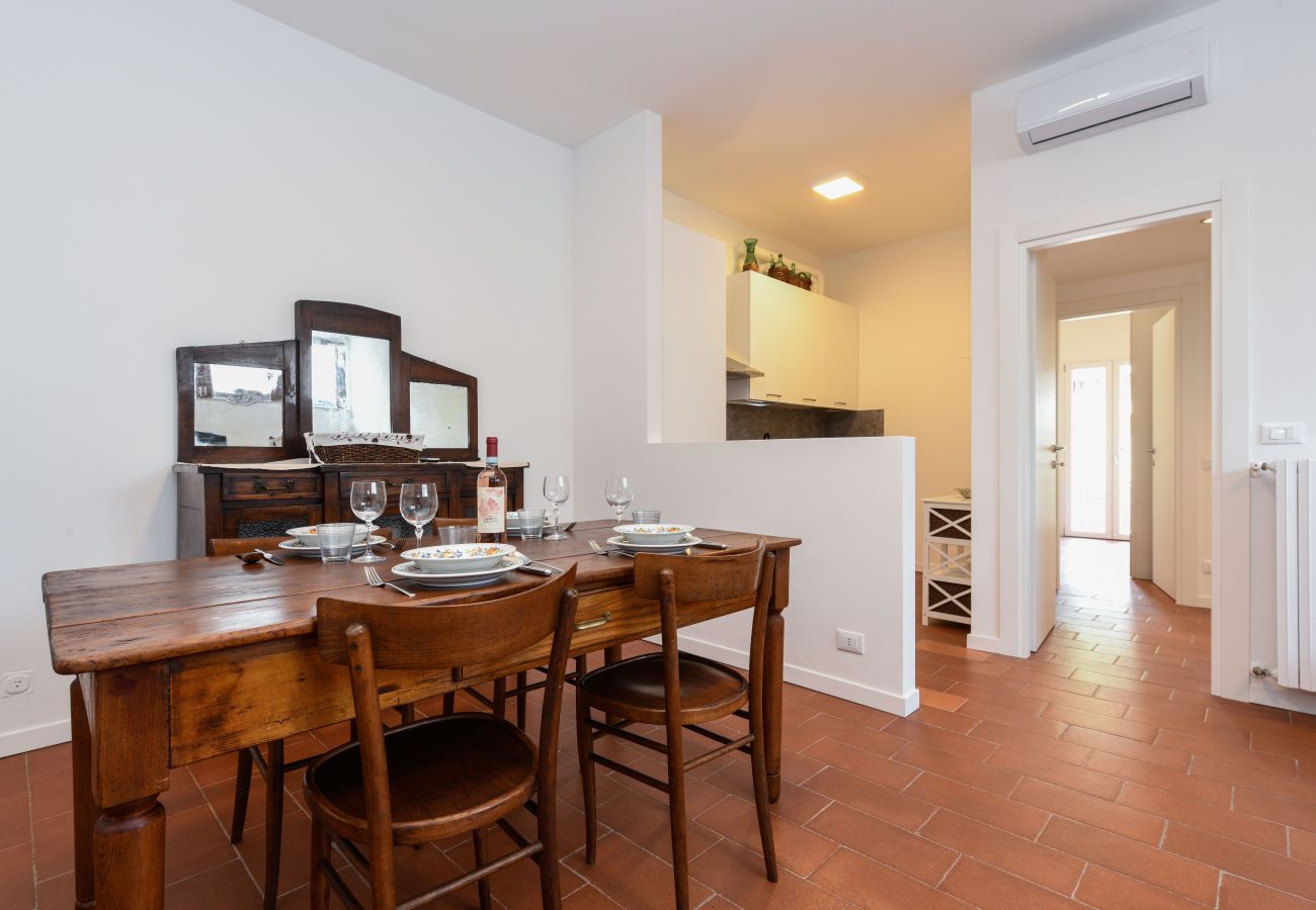Apartment in Salò - Isi a Salò By Bookinggardalake