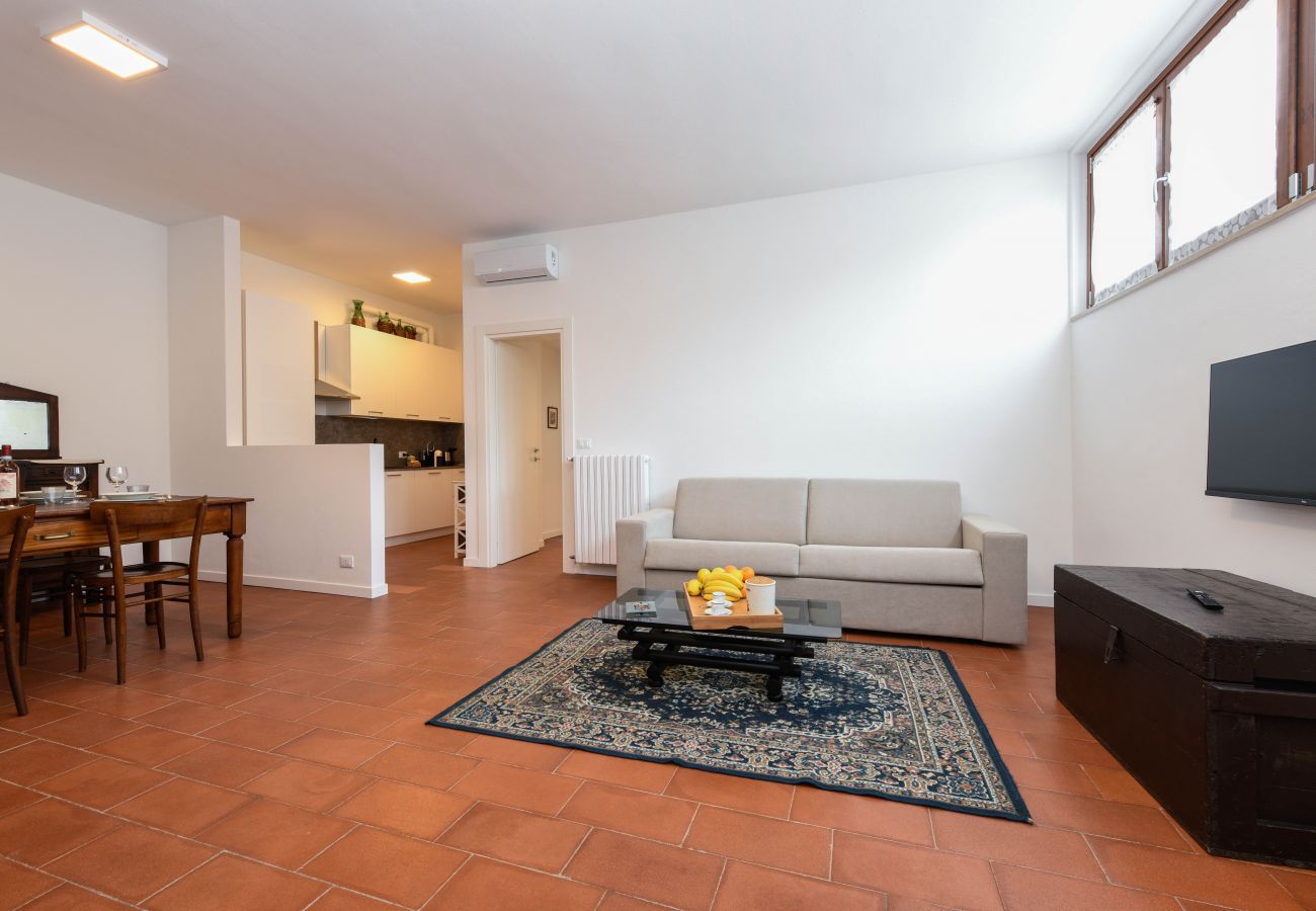 Apartment in Salò - Isi a Salò By Bookinggardalake