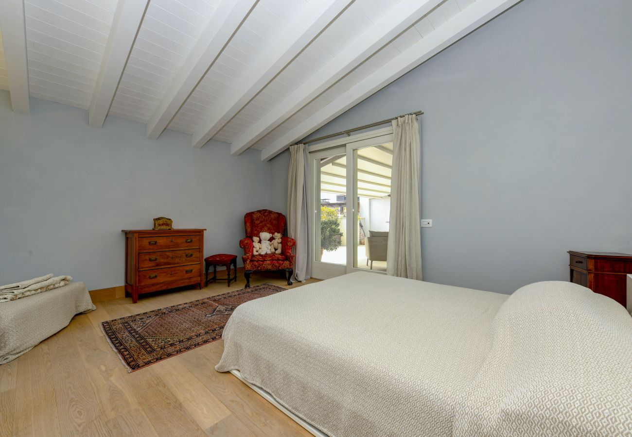 Apartment in Salò - Fantoni Luxury Loft in Salò By Bookinggardalake