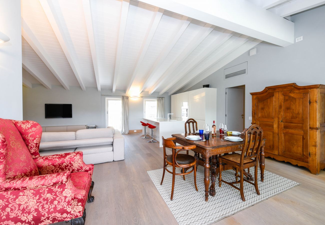 Apartment in Salò - Fantoni Luxury Loft in Salò By Bookinggardalake