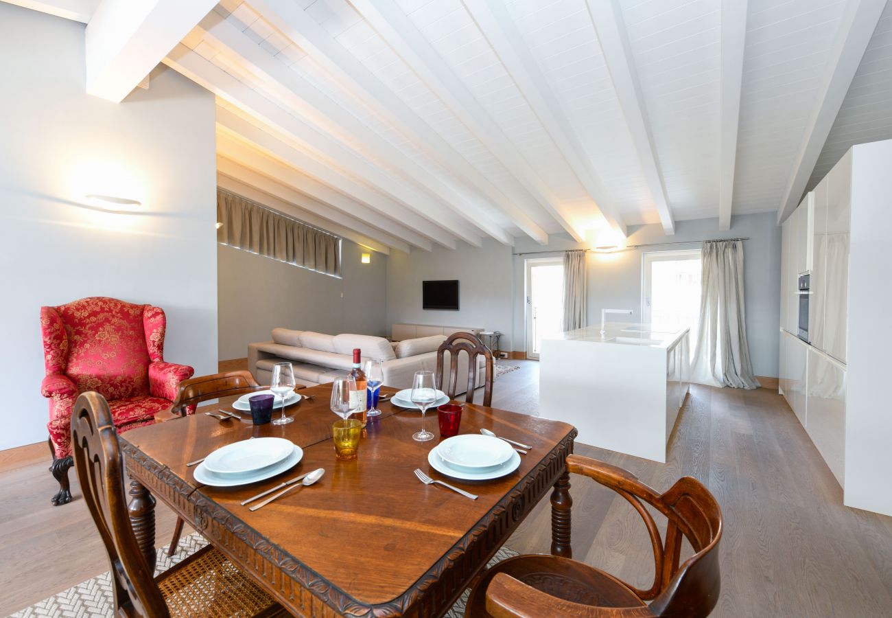 Apartment in Salò - Fantoni Luxury Loft in Salò By Bookinggardalake