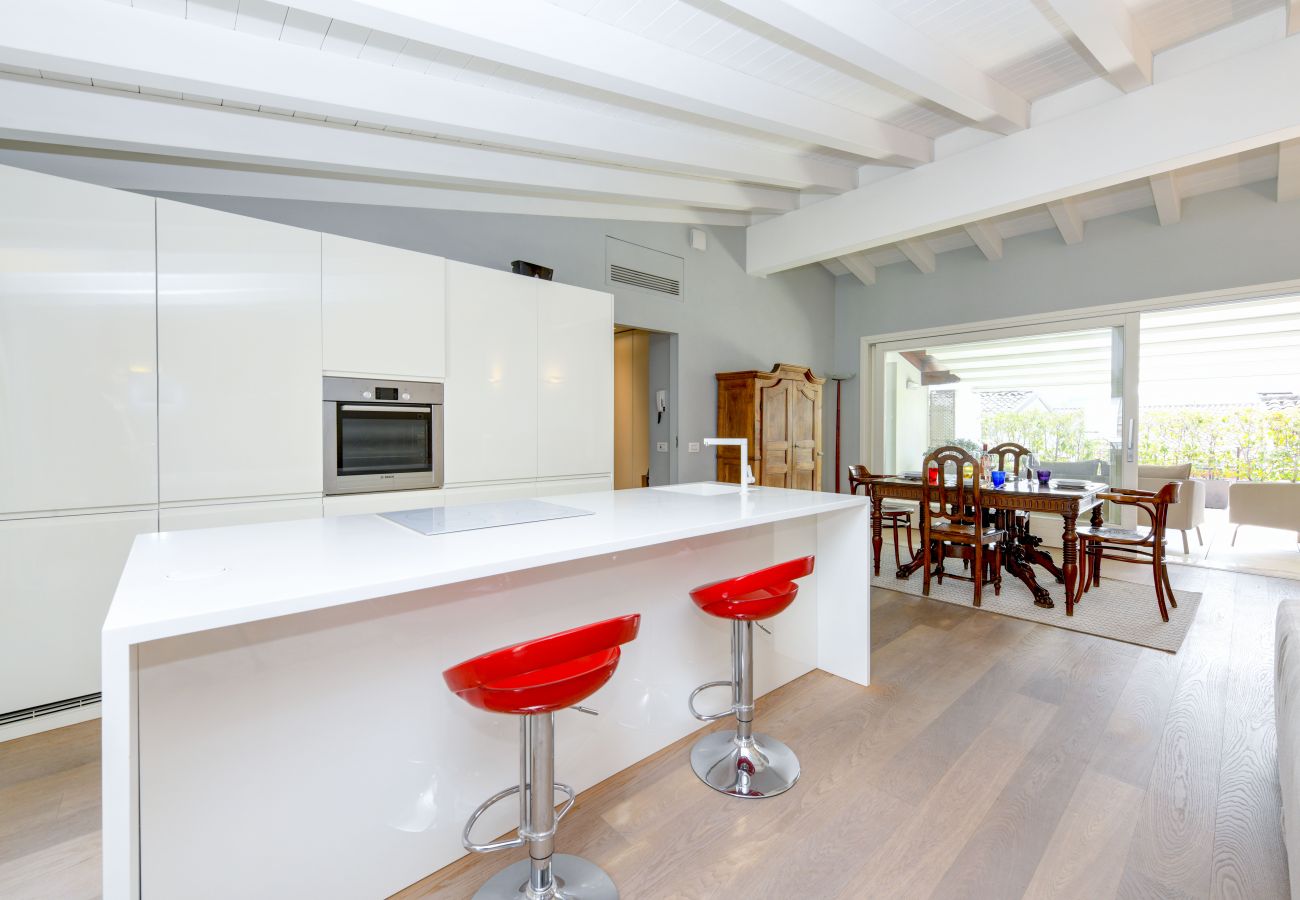 Apartment in Salò - Fantoni Luxury Loft in Salò By Bookinggardalake