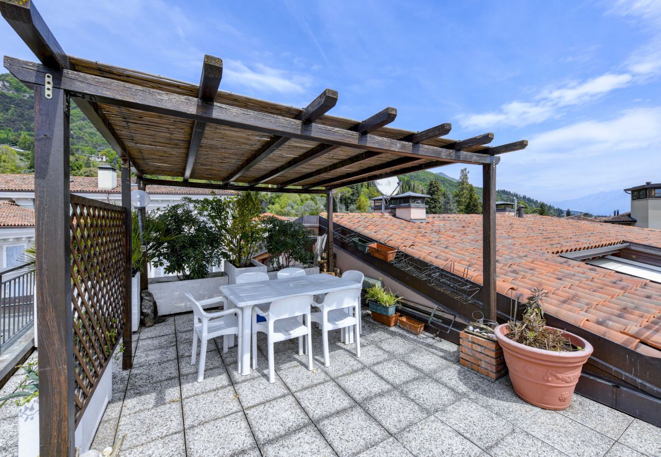 Apartment in Salò - Fantoni Luxury Loft in Salò By Bookinggardalake