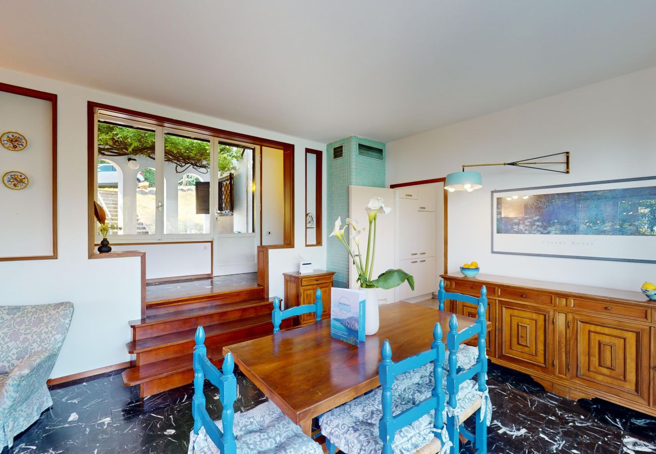 Villa in San Felice del Benaco - Villa Elvira wonderful view  By Bookinggardalake