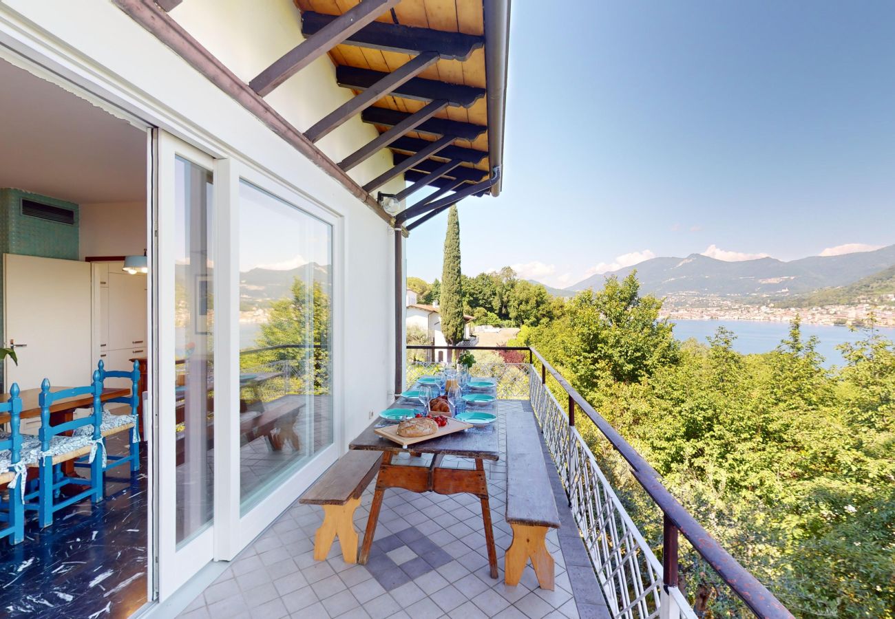 Villa in San Felice del Benaco - Villa Elvira wonderful view  By Bookinggardalake