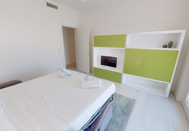Villa in Manerba del Garda - Villa Flora fronte spiaggia By Bookinggardalake Villa in Manerba del Garda - Villa Flora fronte spiaggia By Bookinggardalake