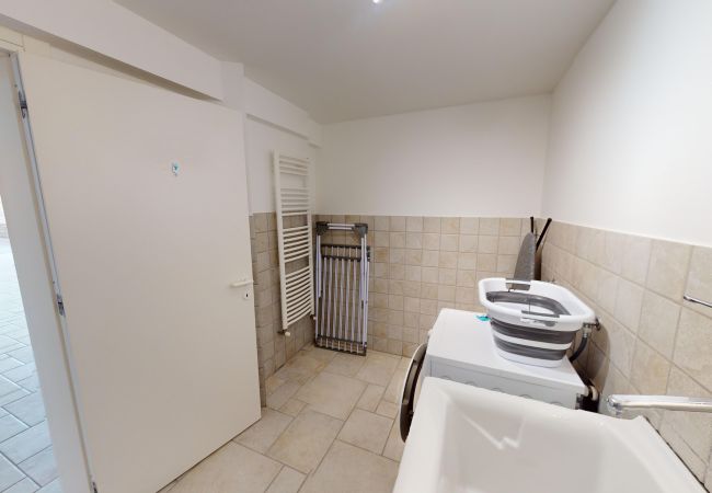 Villa in Manerba del Garda - Villa Flora fronte spiaggia By Bookinggardalake Villa in Manerba del Garda - Villa Flora fronte spiaggia By Bookinggardalake