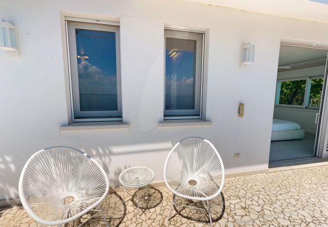 Villa in Manerba del Garda - Villa Flora fronte spiaggia By Bookinggardalake Villa in Manerba del Garda - Villa Flora fronte spiaggia By Bookinggardalake