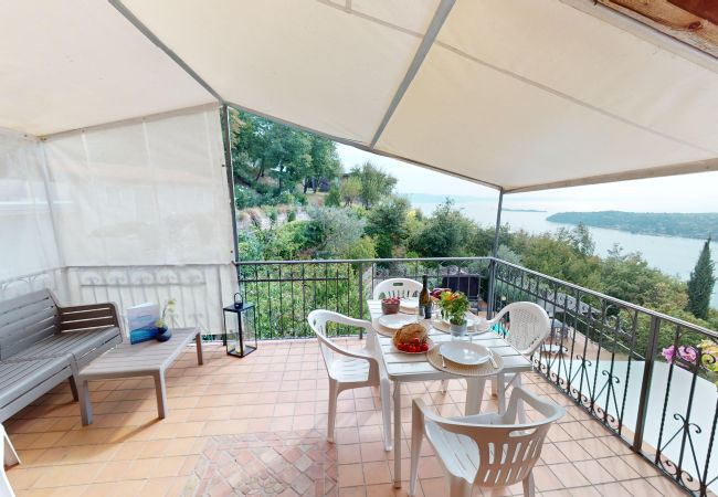 Apartment in Salò - Casale Massina ATTICO AGATA By Bookinggardalake Apartment in Salò - Casale Massina ATTICO AGATA By Bookinggardalake