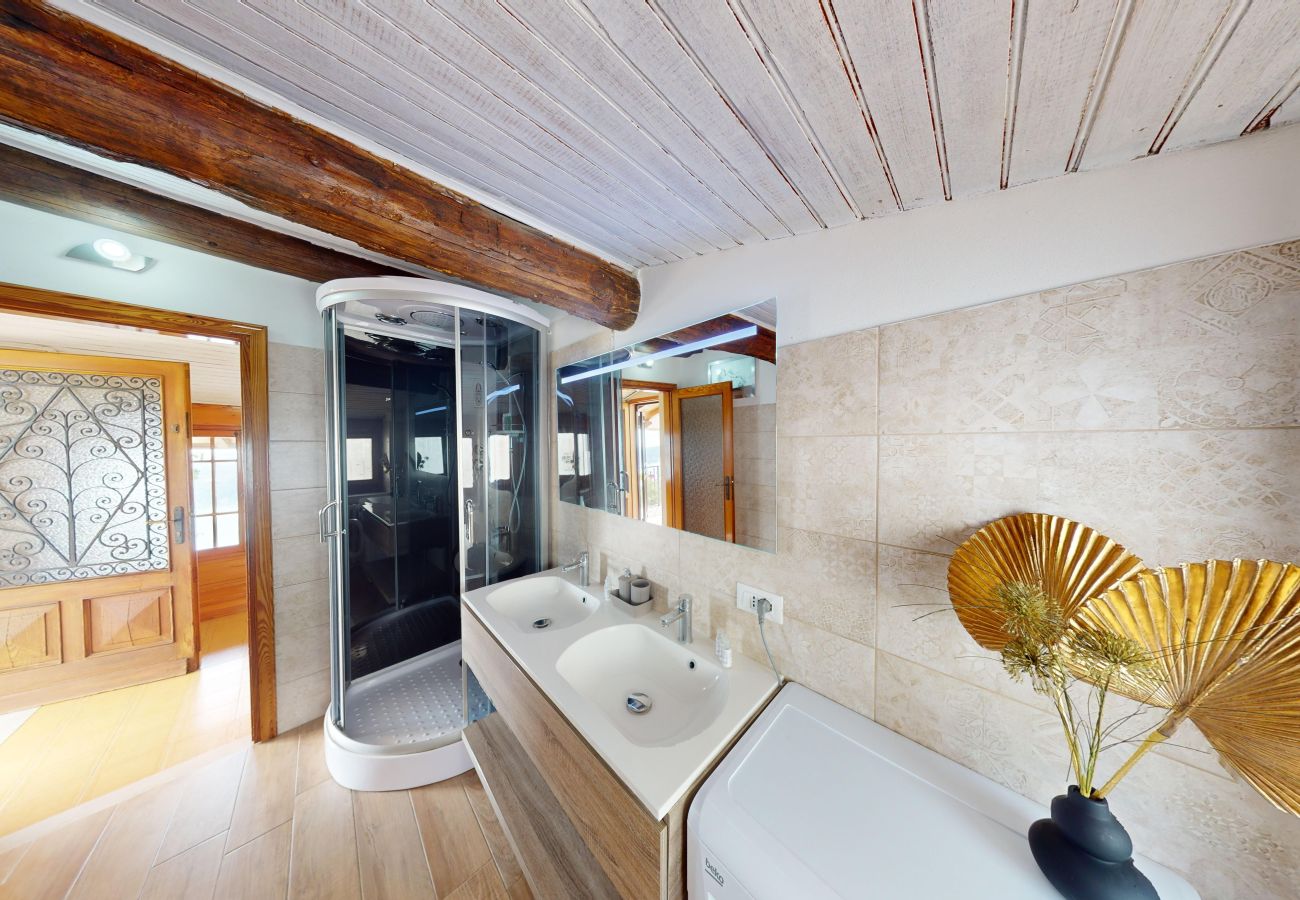 Apartment in Salò - Casale Massina ATTICO AGATA By Bookinggardalake Apartment in Salò - Casale Massina ATTICO AGATA By Bookinggardalake