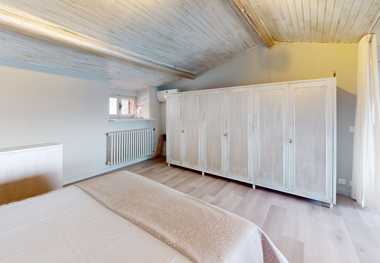 Apartment in Salò - ATTICO AGATA magic lake view By Bookinggardala