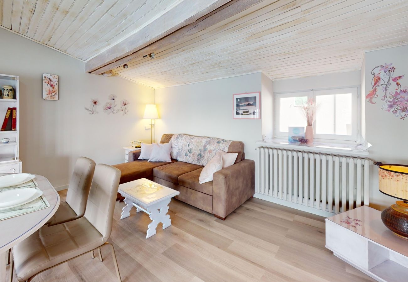 Apartment in Salò - ATTICO AGATA magic lake view By Bookinggardala