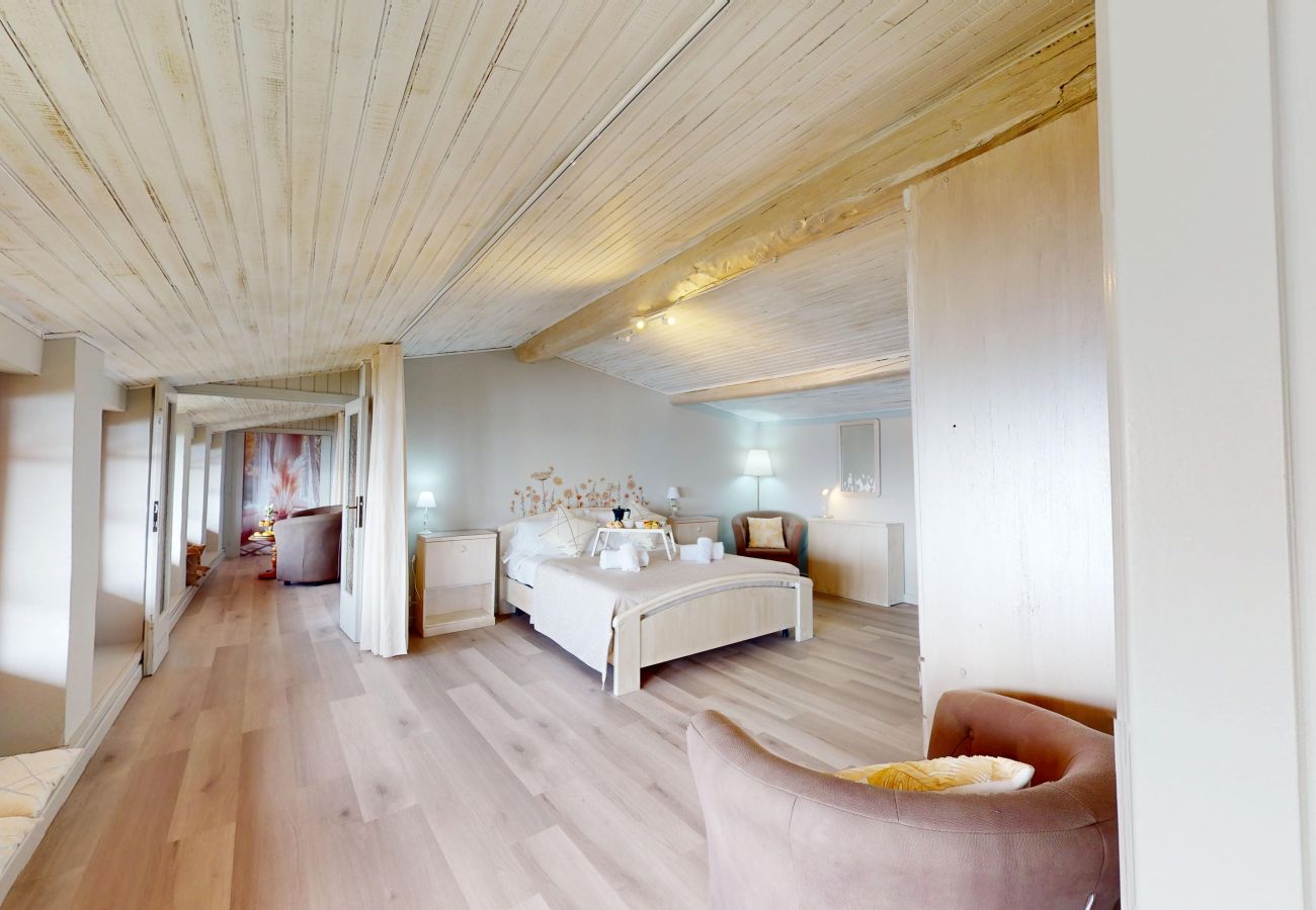 Apartment in Salò - ATTICO AGATA magic lake view By Bookinggardala