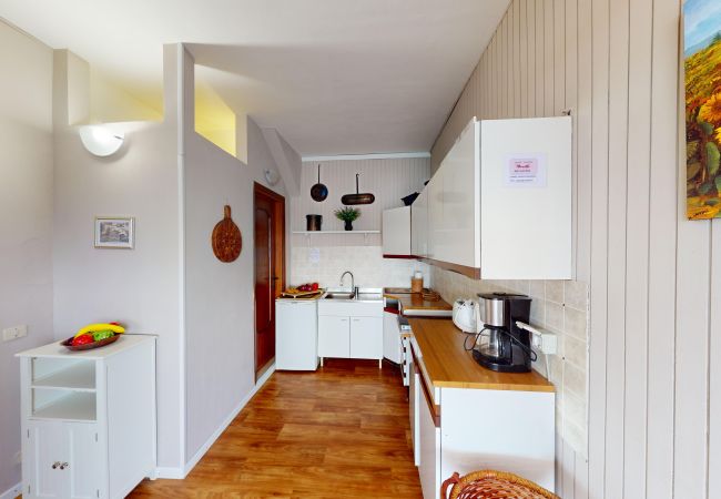 Apartment in Salò - Casale Massina QUARZO a Salò By Bookinggardalake Apartment in Salò - Casale Massina QUARZO a Salò By Bookinggardalake