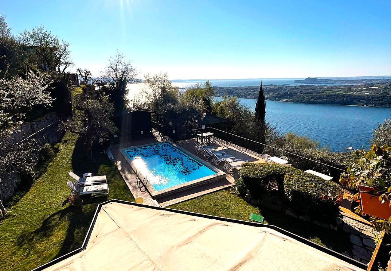 Apartment in Salò - Apt QUARZO Salò magic lake view By Bookinggardalak