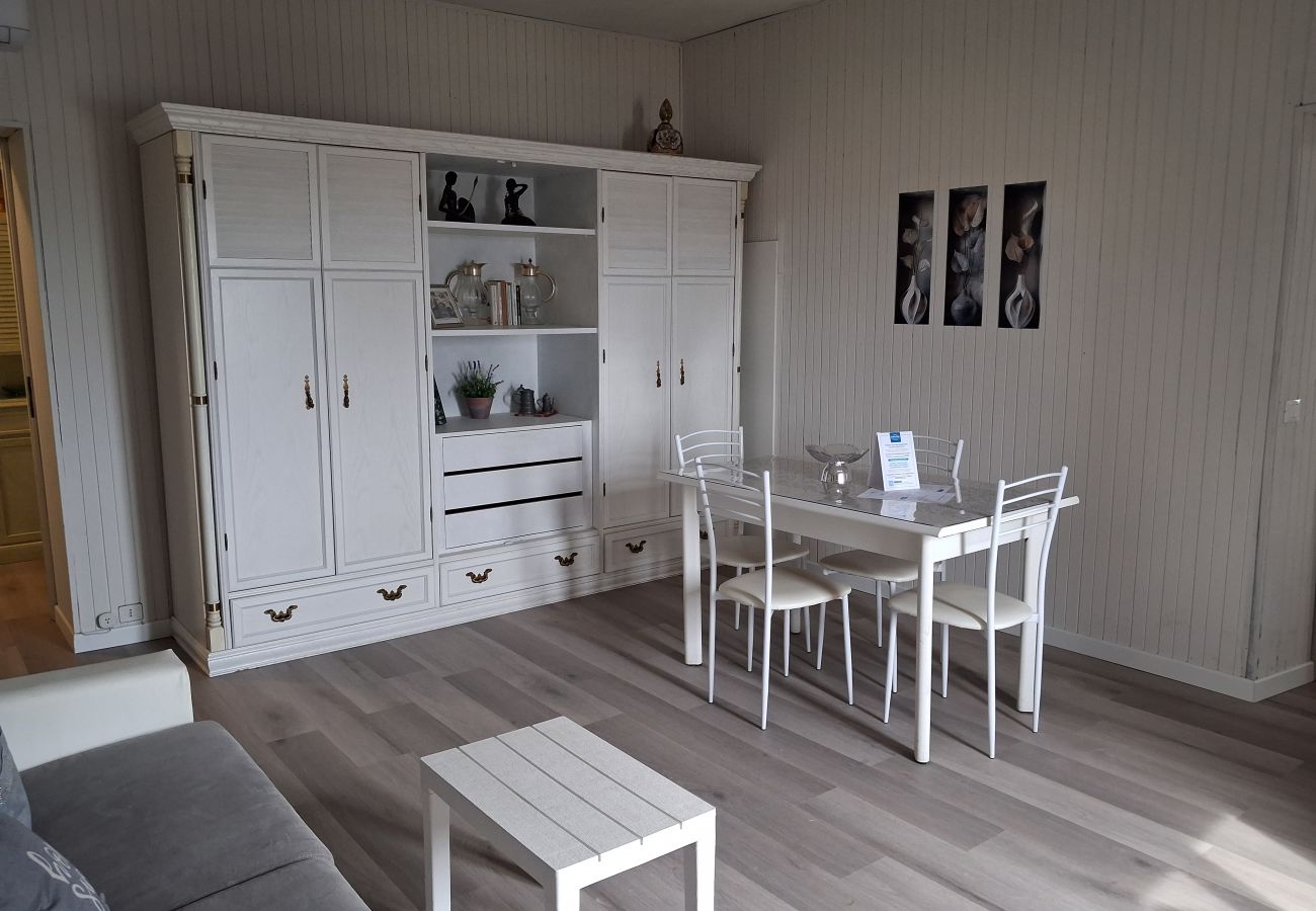 Apartment in Salò - Apt QUARZO Salò magic lake view By Bookinggardalak