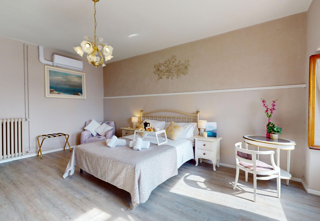 Apartment in Salò - Apt GIADA Salò magic view By Bookinggardalake