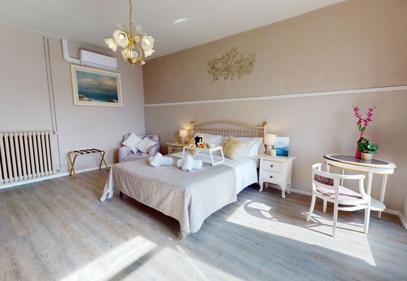 Apartment in Salò - Apt GIADA Salò magic view By Bookinggardalake