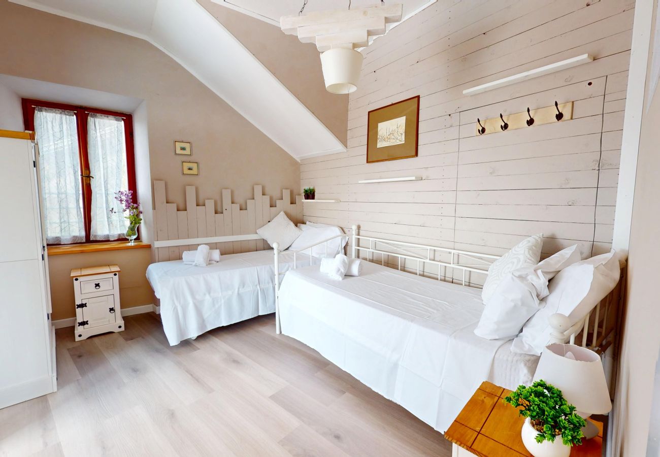 Apartment in Salò - Apt GIADA Salò magic view By Bookinggardalake