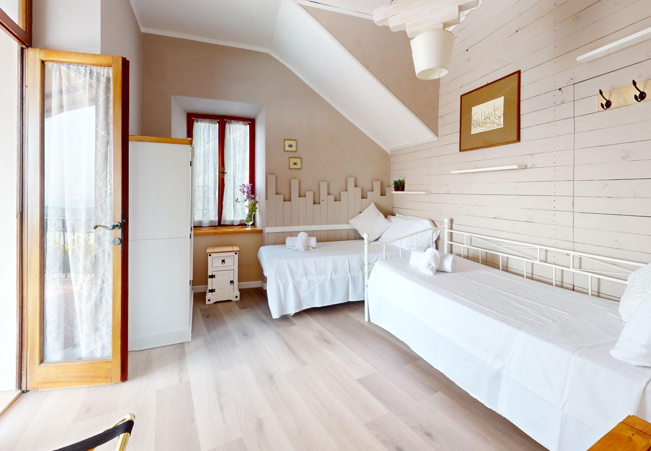 Apartment in Salò - Apt GIADA Salò magic view By Bookinggardalake