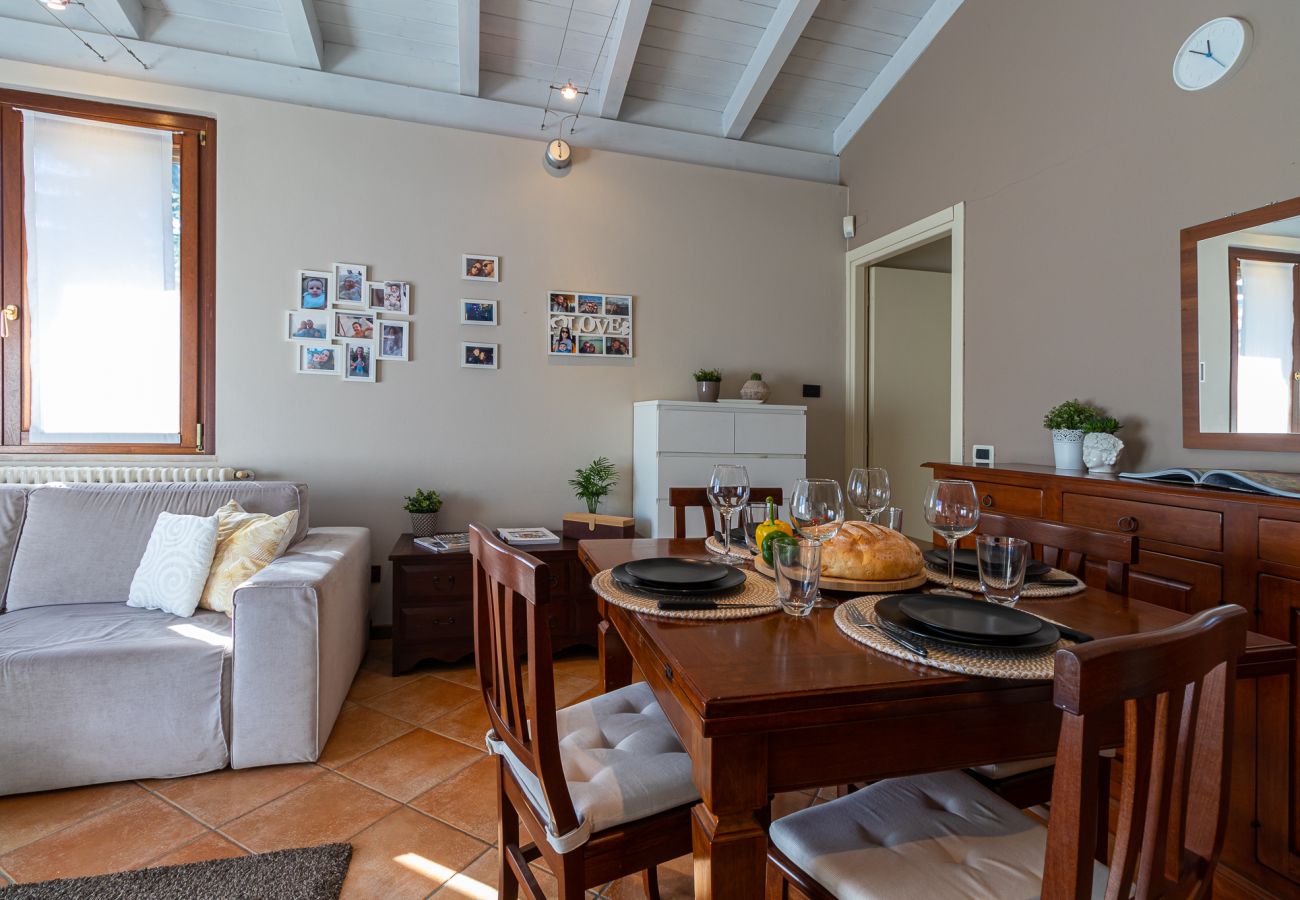Apartment in Desenzano del Garda - Maison Blanchette Desenzano By Bookinggardalake