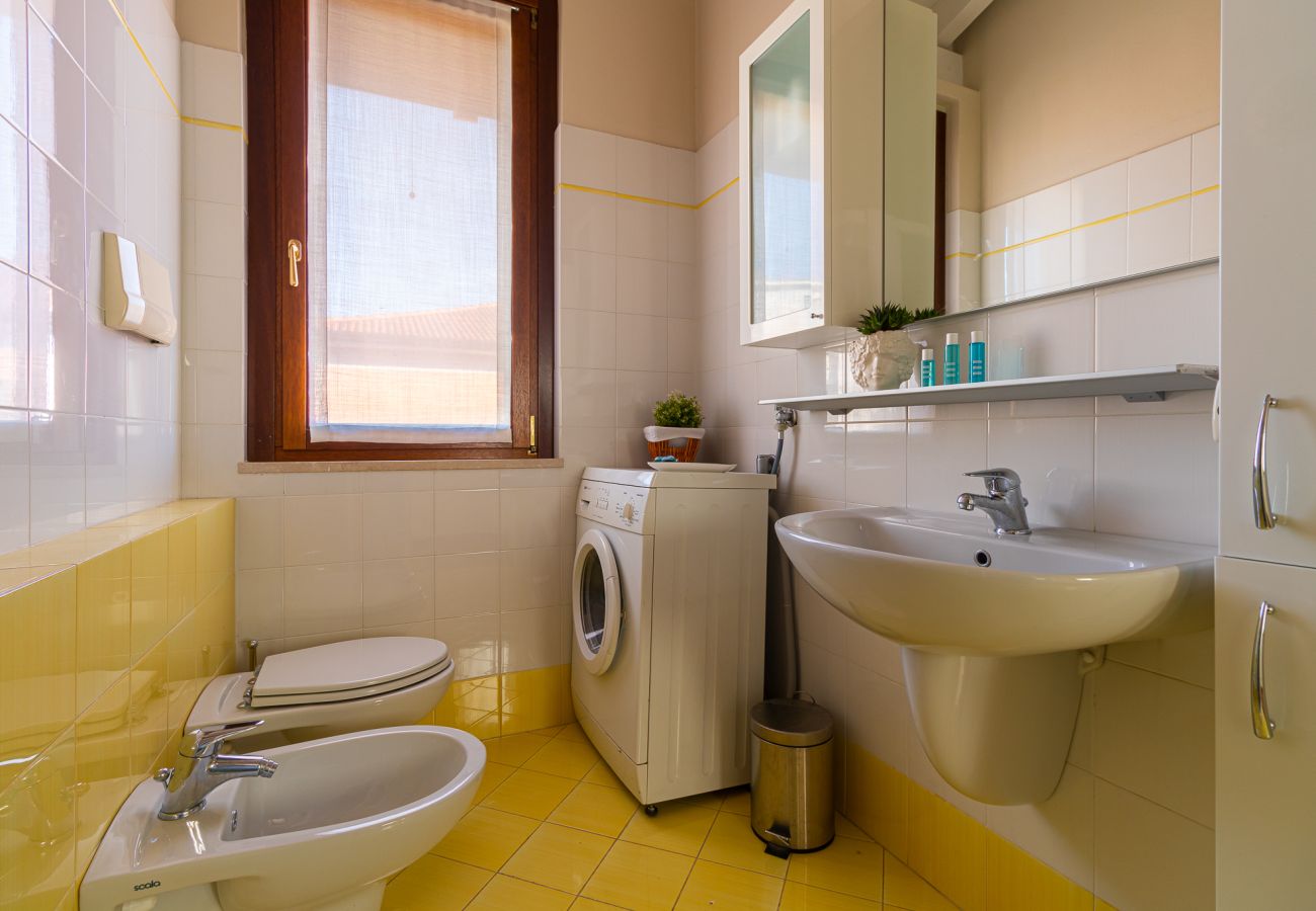 Apartment in Desenzano del Garda - Maison Blanchette Desenzano By Bookinggardalake